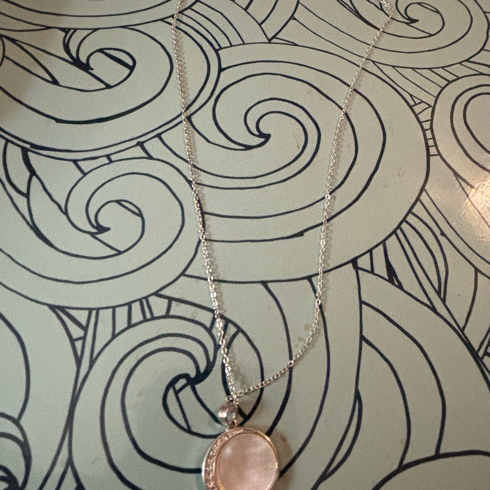 Elegant Silver Pendant Necklace